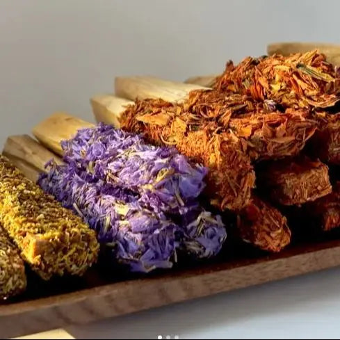 Sandalwood Incense Set With Fresh Flowers Abalone Shell